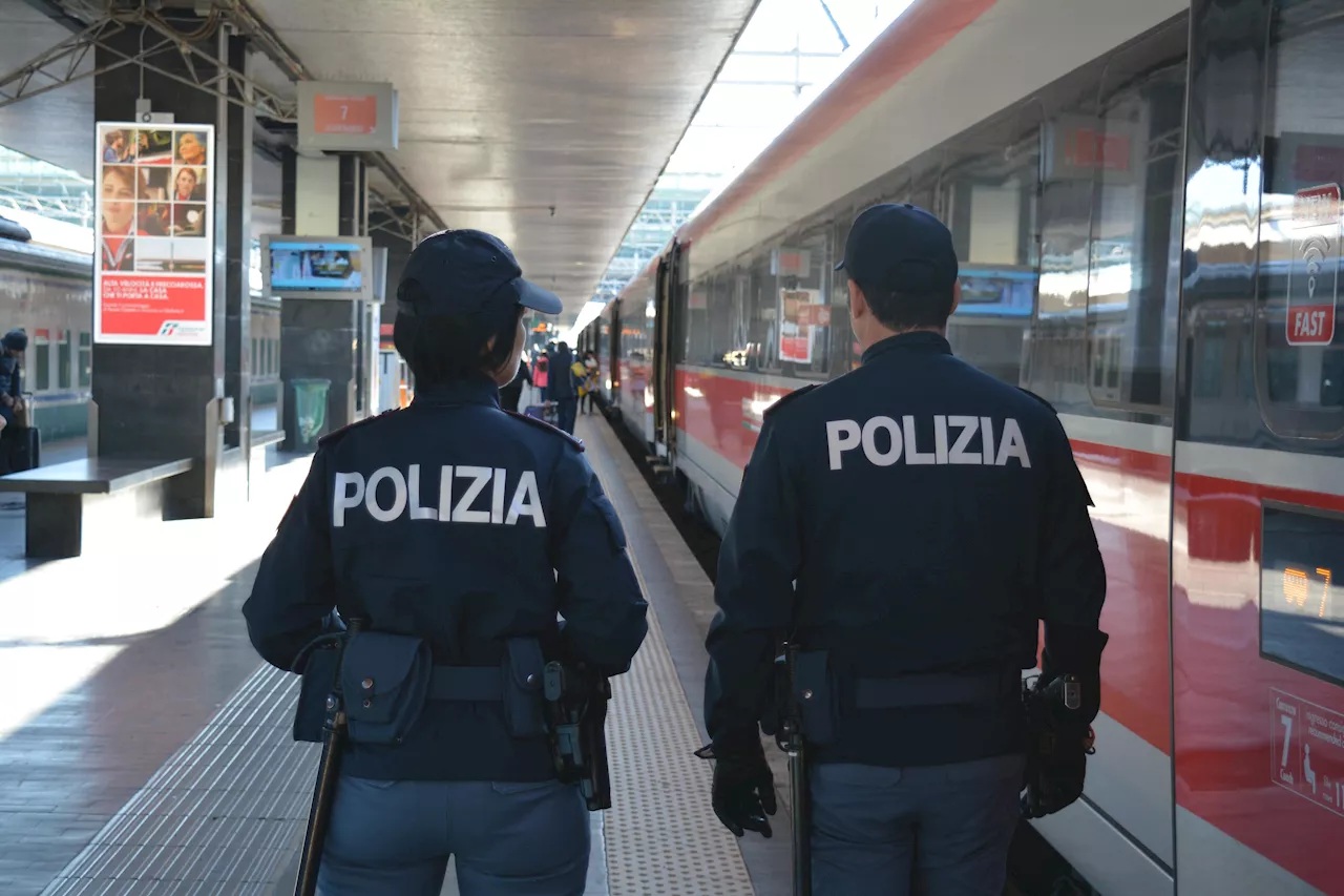 Capotreno accoltellato a Genova, la versione del 21enne arrestato: cosa ha detto