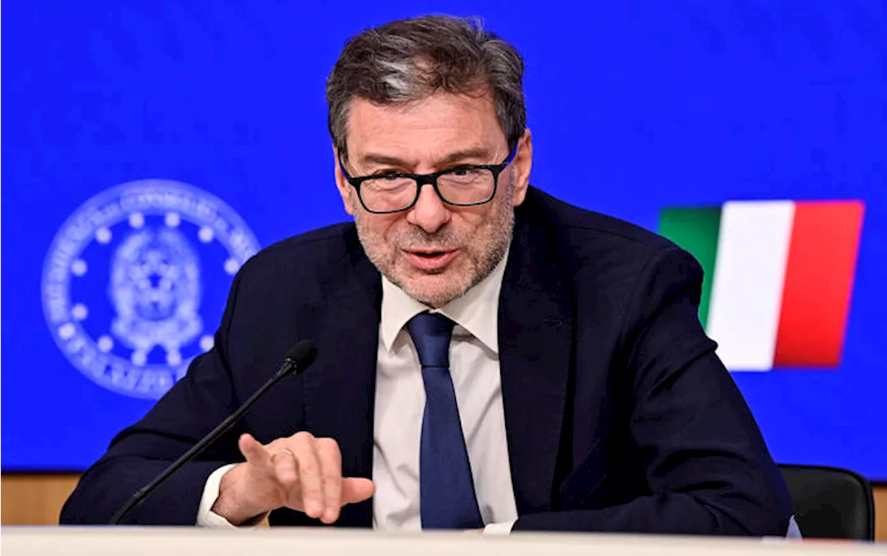 Giorgetti: 'Non sarei stupito da una revisione al rialzo del Pil 2024'