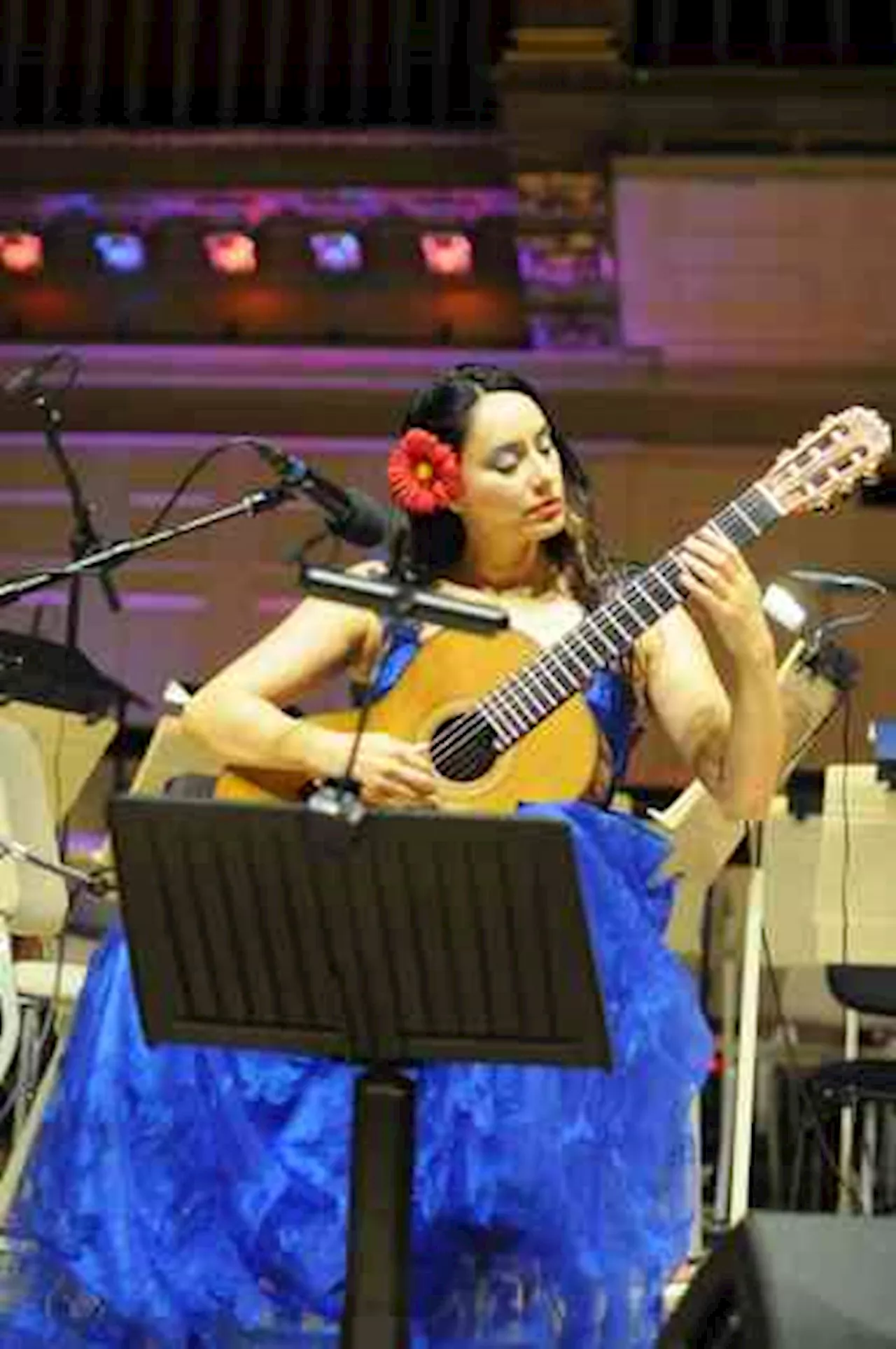 Guitarrista xalapeña Zayra Meneses debuta en Boston con pieza de Leo Brower