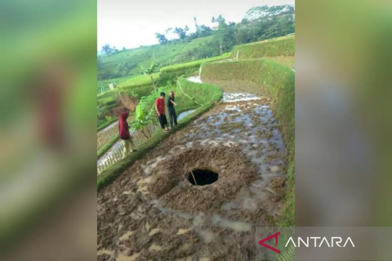 Badan Geologi selidiki lubang besar, penyebab sungai di Blitar kering