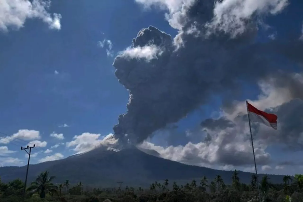 PPG : Erupsi setinggi 2.500 meter terjadi di puncak Gunung Lewotobi