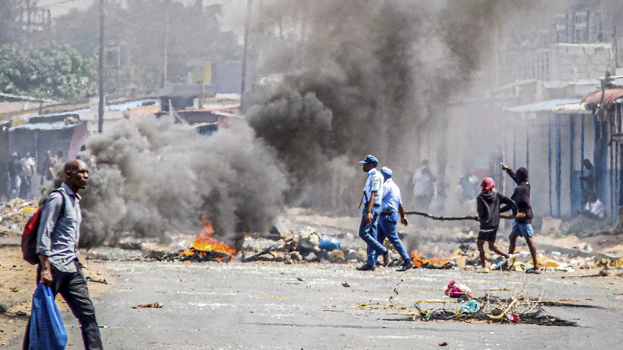 South Africa closes its border again with Mozambique, where post-election violence worsens