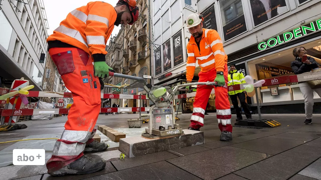 So wurde der letzte Stein in die neue Freie Strasse in Basel eingesetzt