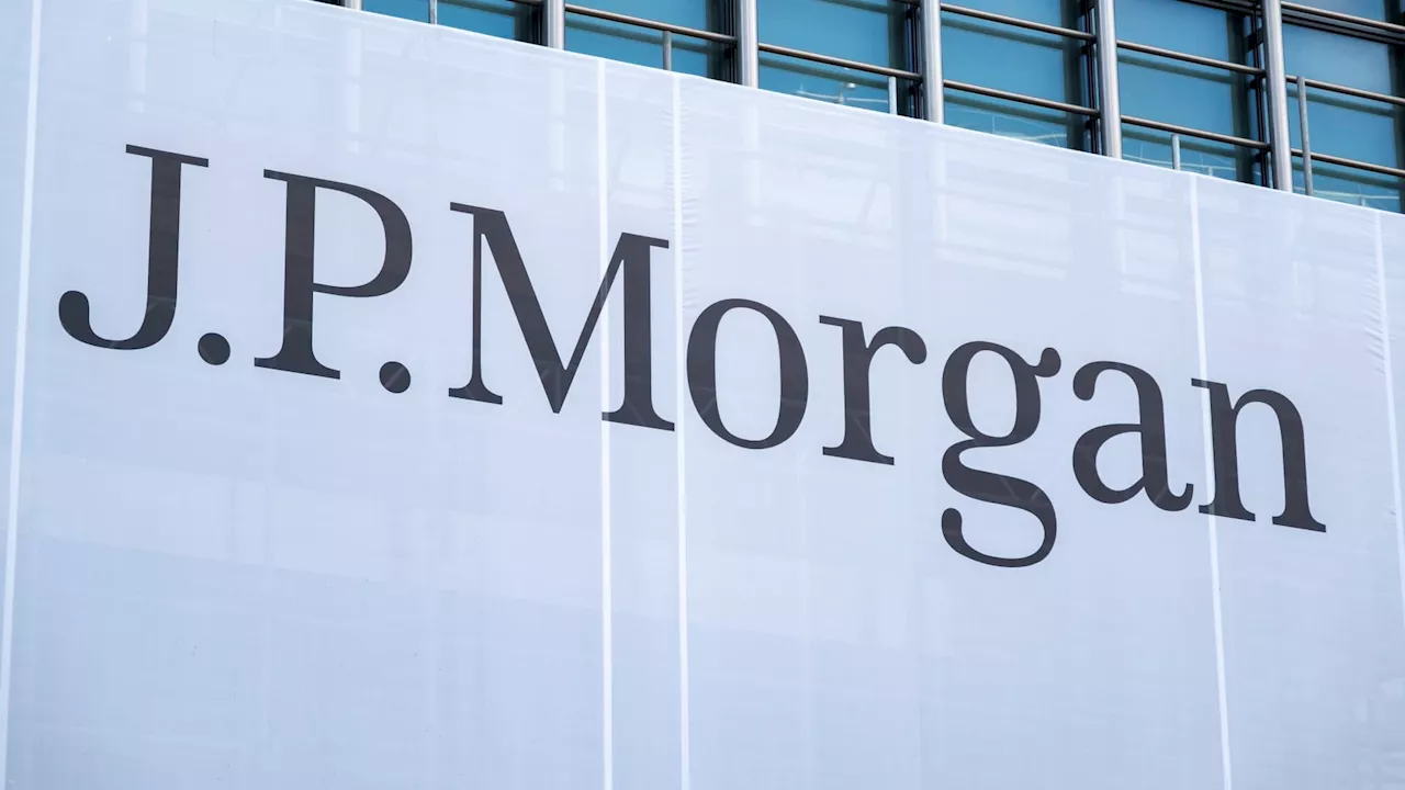 Baird downgrades JPMorgan Chase to sell, sees stock dropping nearly 20%