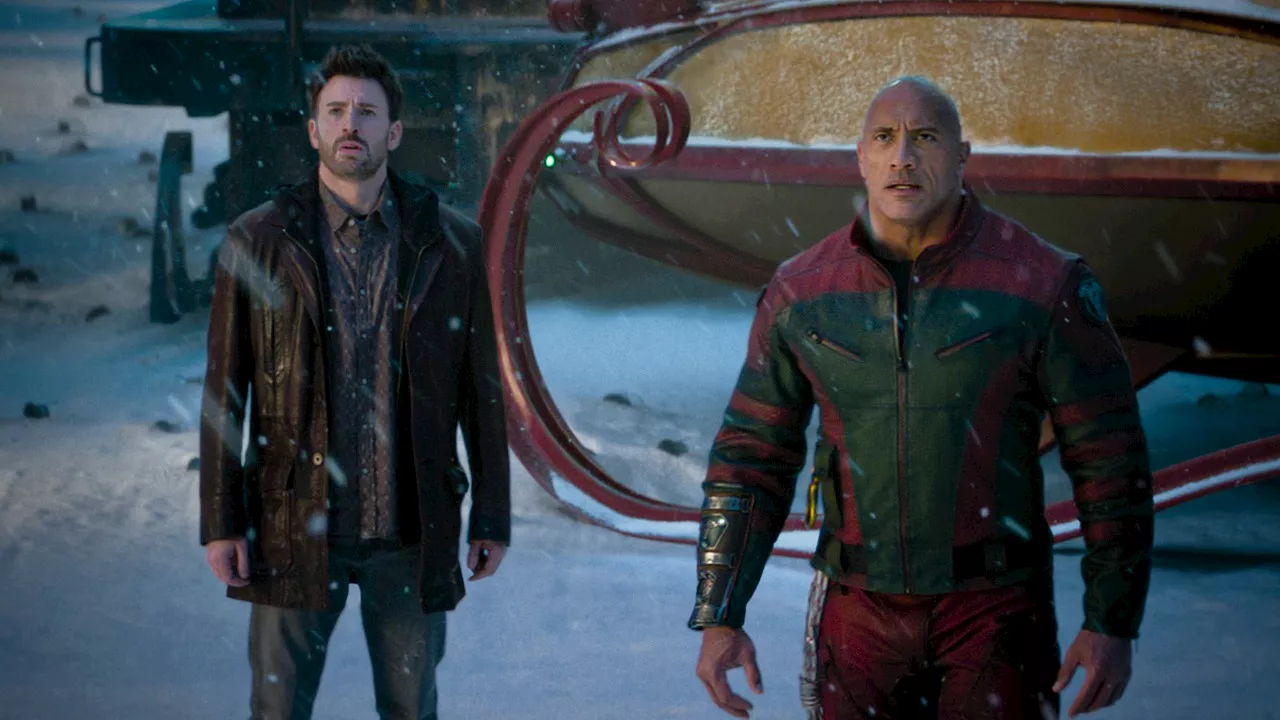 Uno Rosso: Dwayne Johnson e Chris Evans portano azione e avventura sotto l'albero di Natale