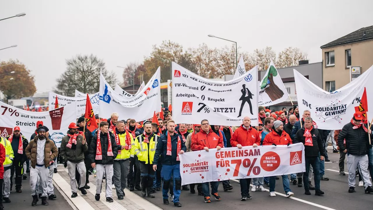 Tarifstreit: Metallarbeiter in Norddeutschland legen die Arbeit nieder