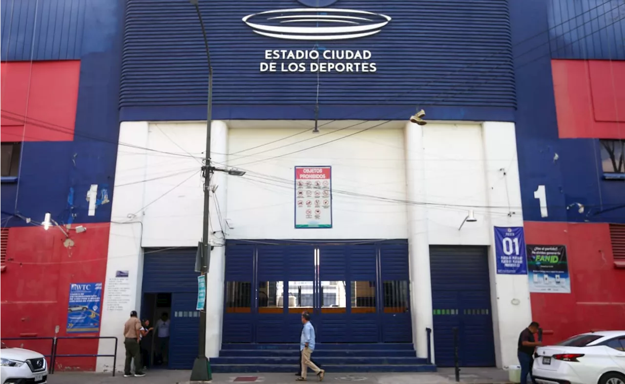 Retiran sellos en Plaza de Toros México y Estadio Ciudad de los Deportes; fanáticos del Cruz Azul buscan boletos para partido con Tigres