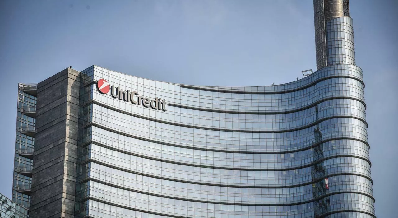 Unicredit alza i profitti per il 2024, «Commerz, la strada diventa lunga»