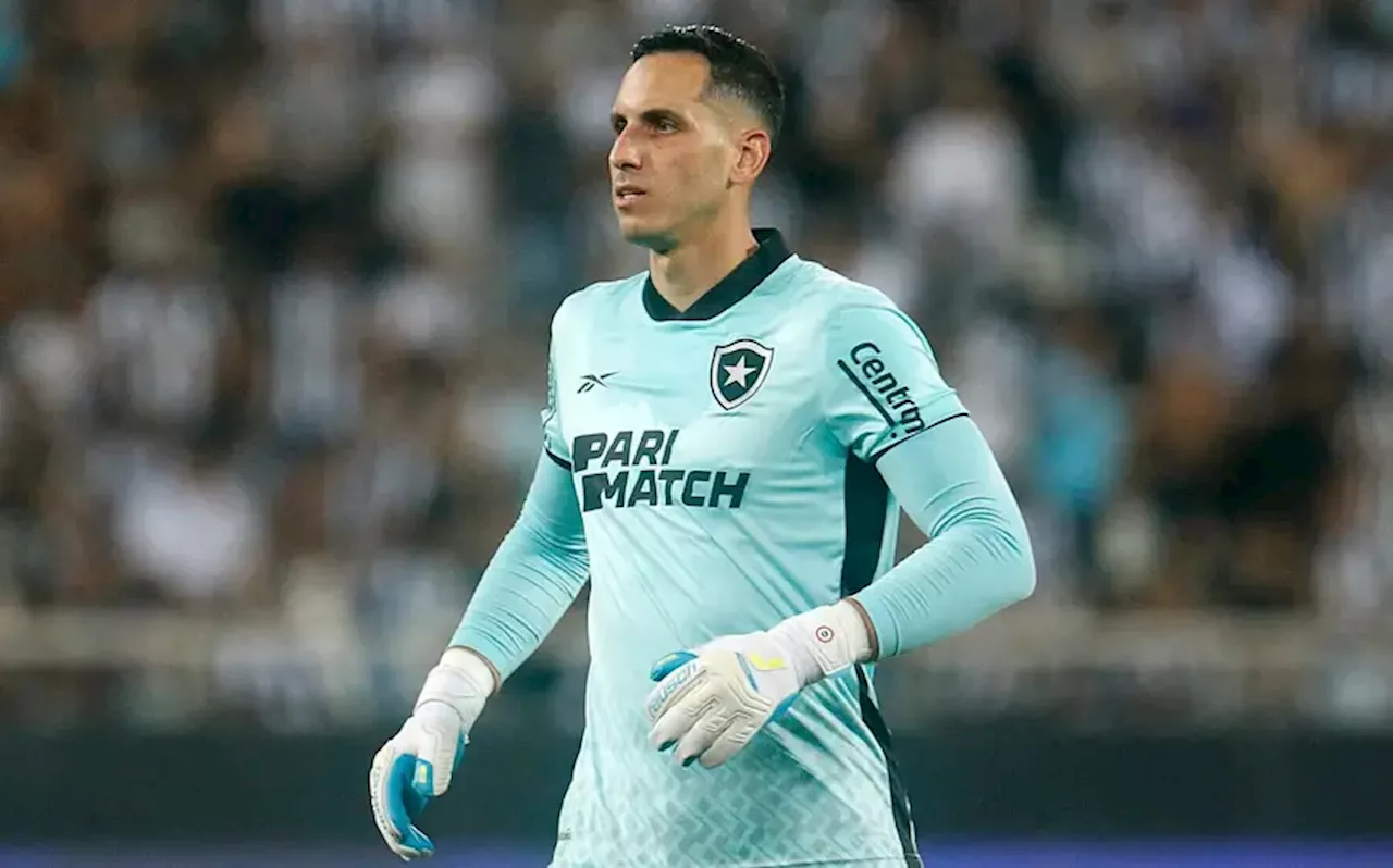 Pai de Gatito, do Botafogo, deixa futuro do goleiro em aberto: 'Está tranquilo'