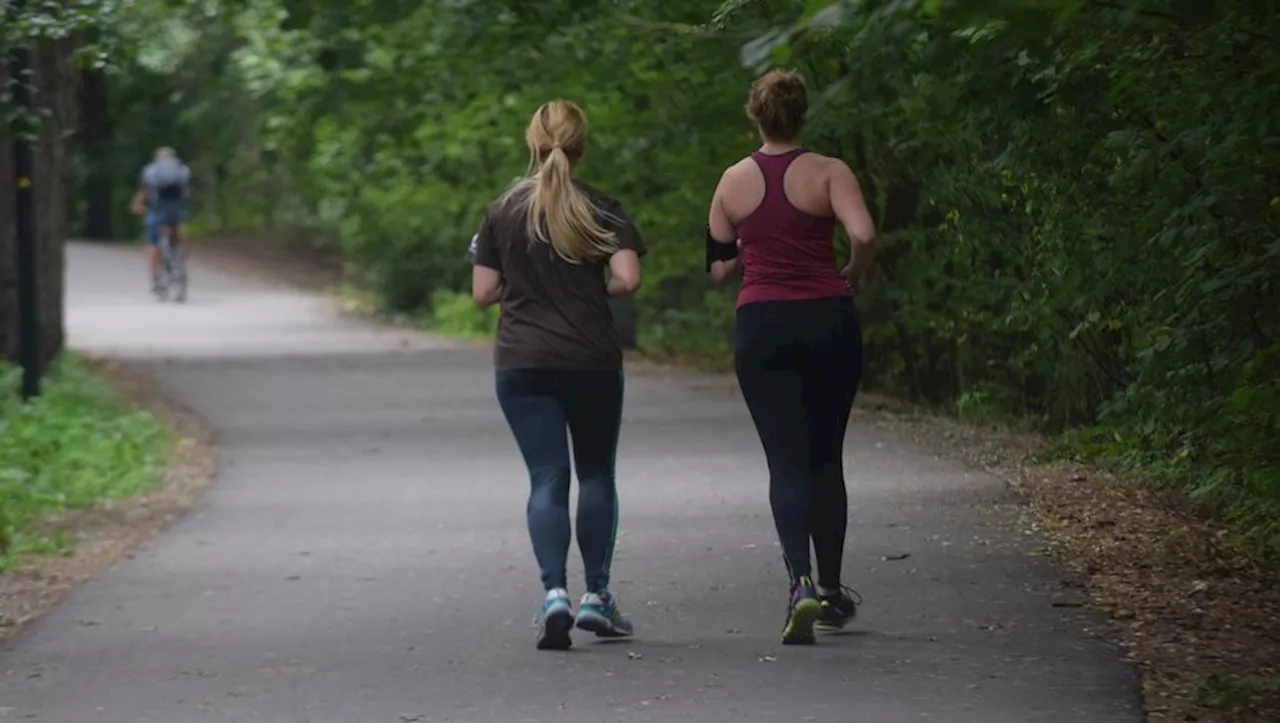 VRAI OU FAUX. Les promeneurs et coureurs devront-ils bientôt porter une tenue fluo durant leurs sorties en pér