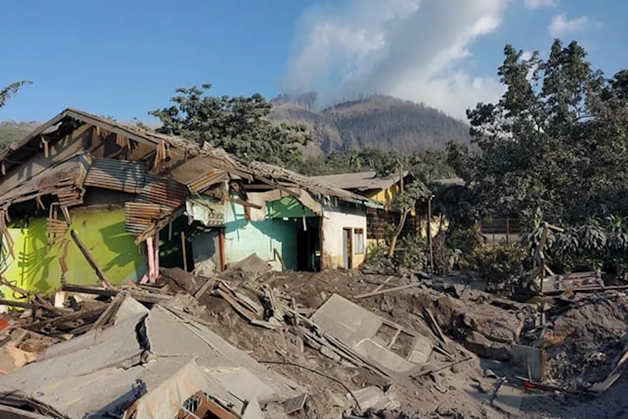 Kemenkes Kirim Bantuan Obat untuk Korban Erupsi Gunung Lewotobi Laki-Laki