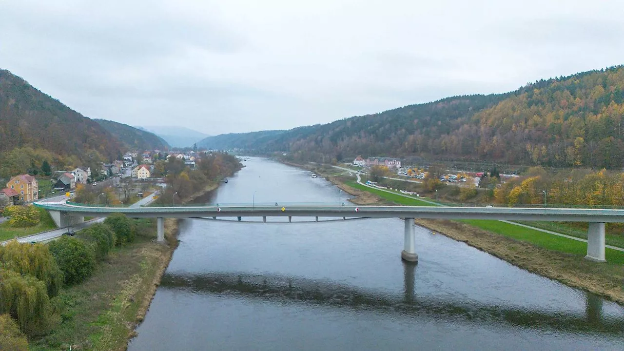 Sachsen: Zukunft der gesperrten Elbbrücke in Bad Schandau unklar