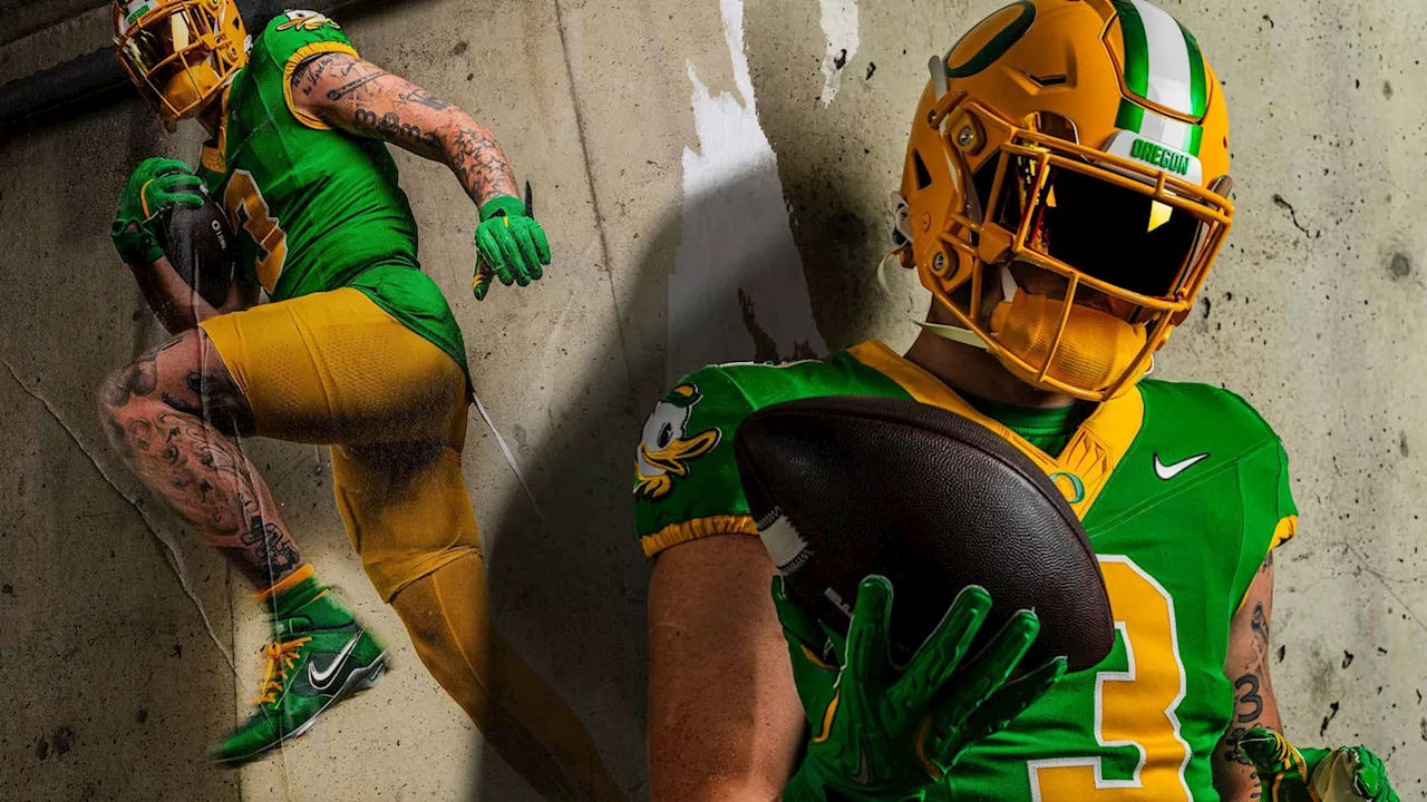 Oregon Ducks Reveal Green and Yellow Uniforms for Maryland Game: PHOTOS