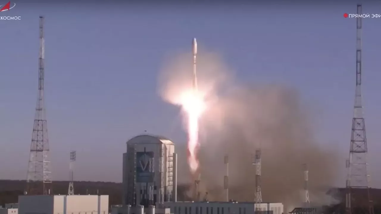 Russia sends 53 satellites to orbit on record-breaking launch (video)