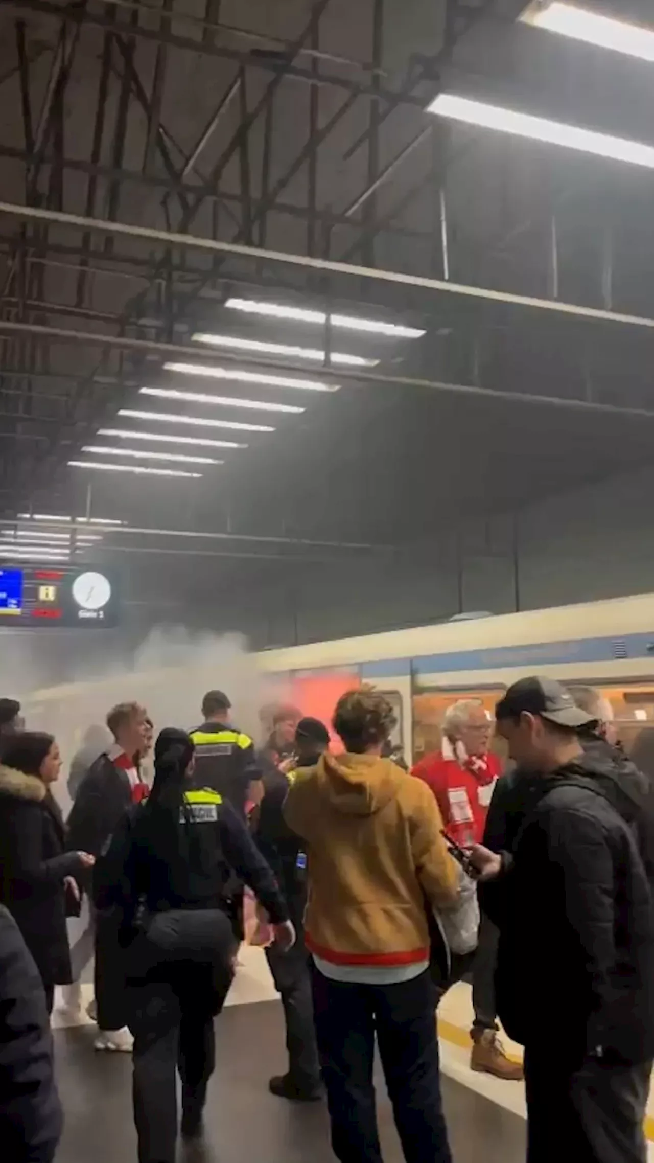 Champions-League-Spiel in München: Pyros in der U-Bahn – Chaos vor FC Bayern gegen Benfica Lissabon