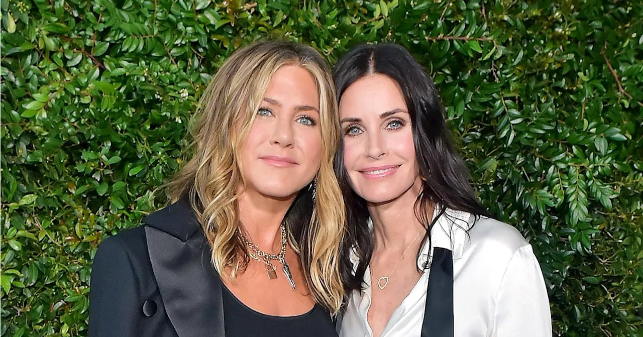 Courteney Cox Reveals Jennifer Aniston Kept Clothes From 'Friends'