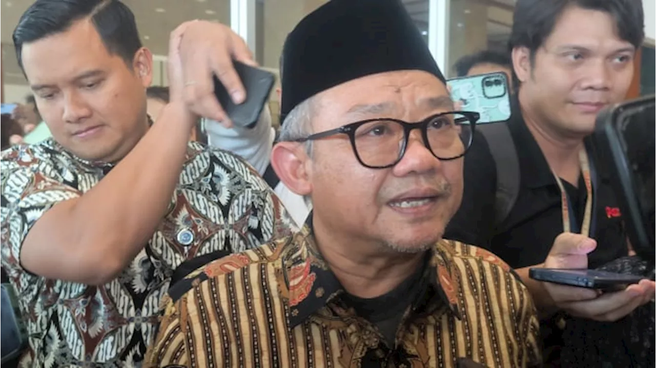 Mendikdasmen Abdul Mu'ti Pastikan Gaji Guru ASN dan Non ASN Naik