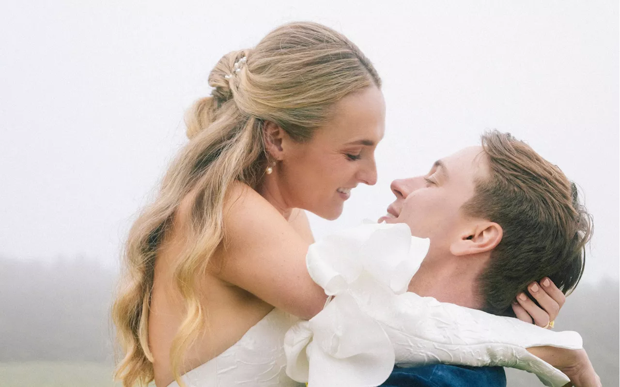 This “Bright and Autumnal” Wedding Took Place on the Groom’s Family Farm