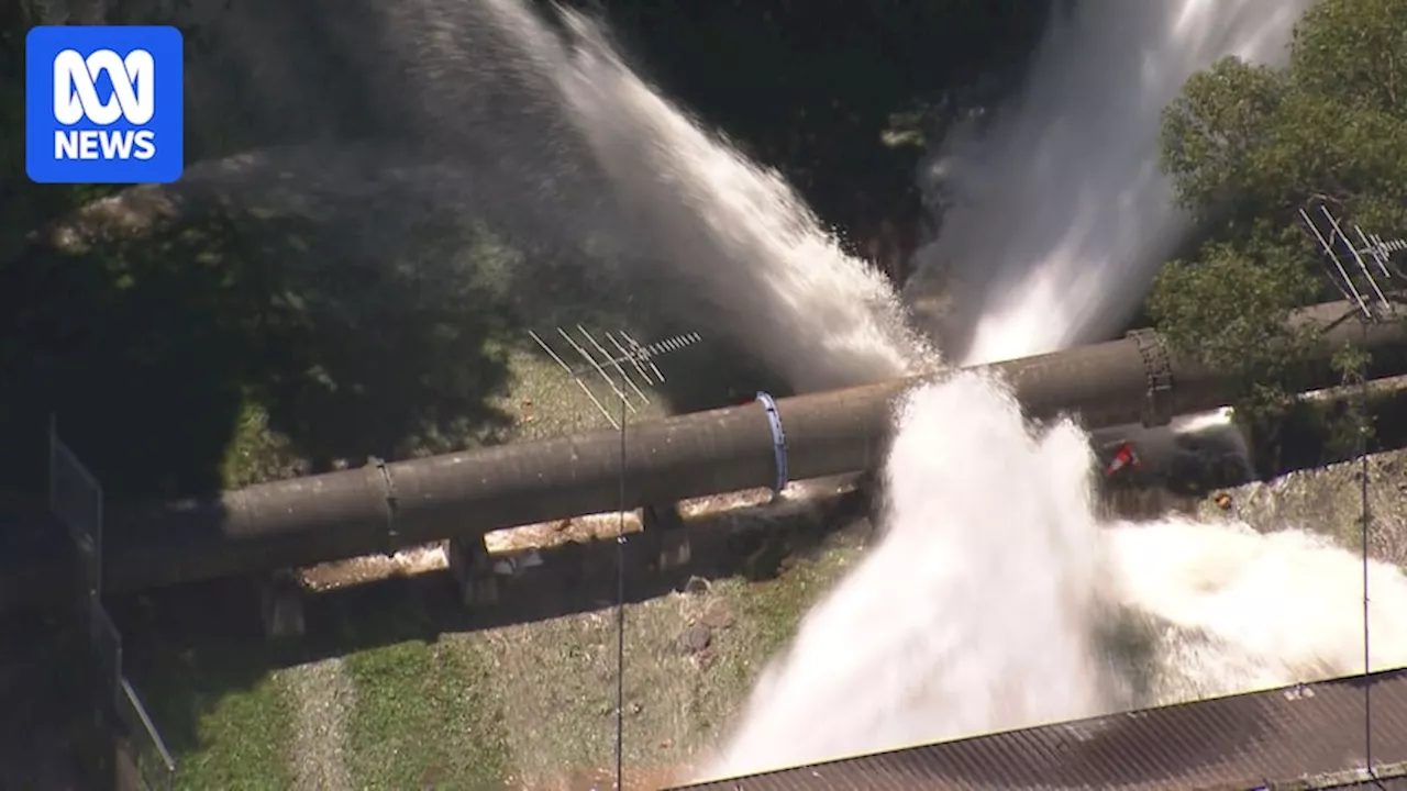 Major water pipeline bursts, causing flooding of nearby Sydney homes