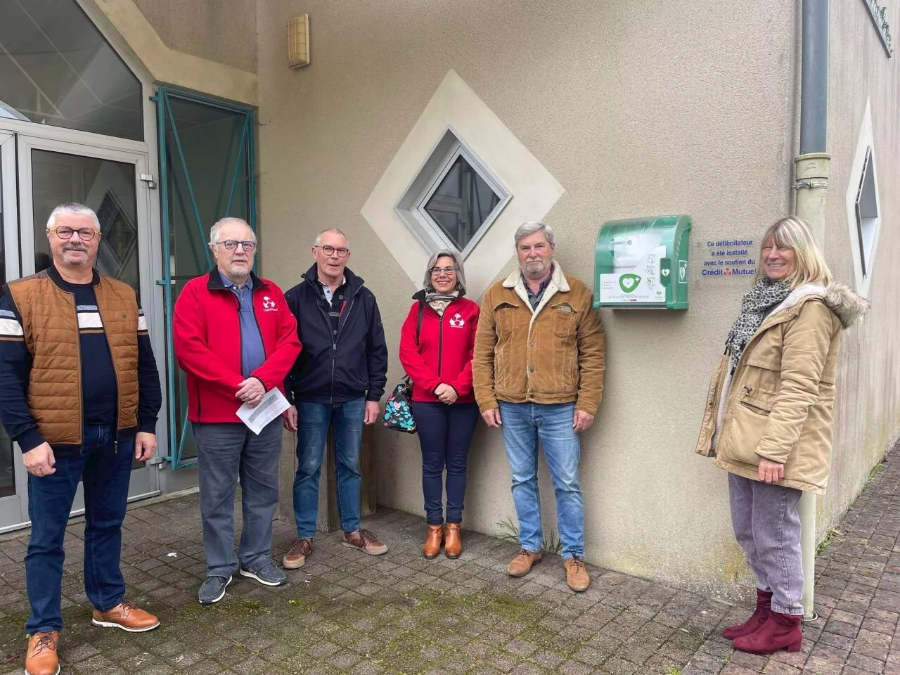 Un défibrillateur installé dans cette petite commune de Sarthe, 'c'est important pour nous'