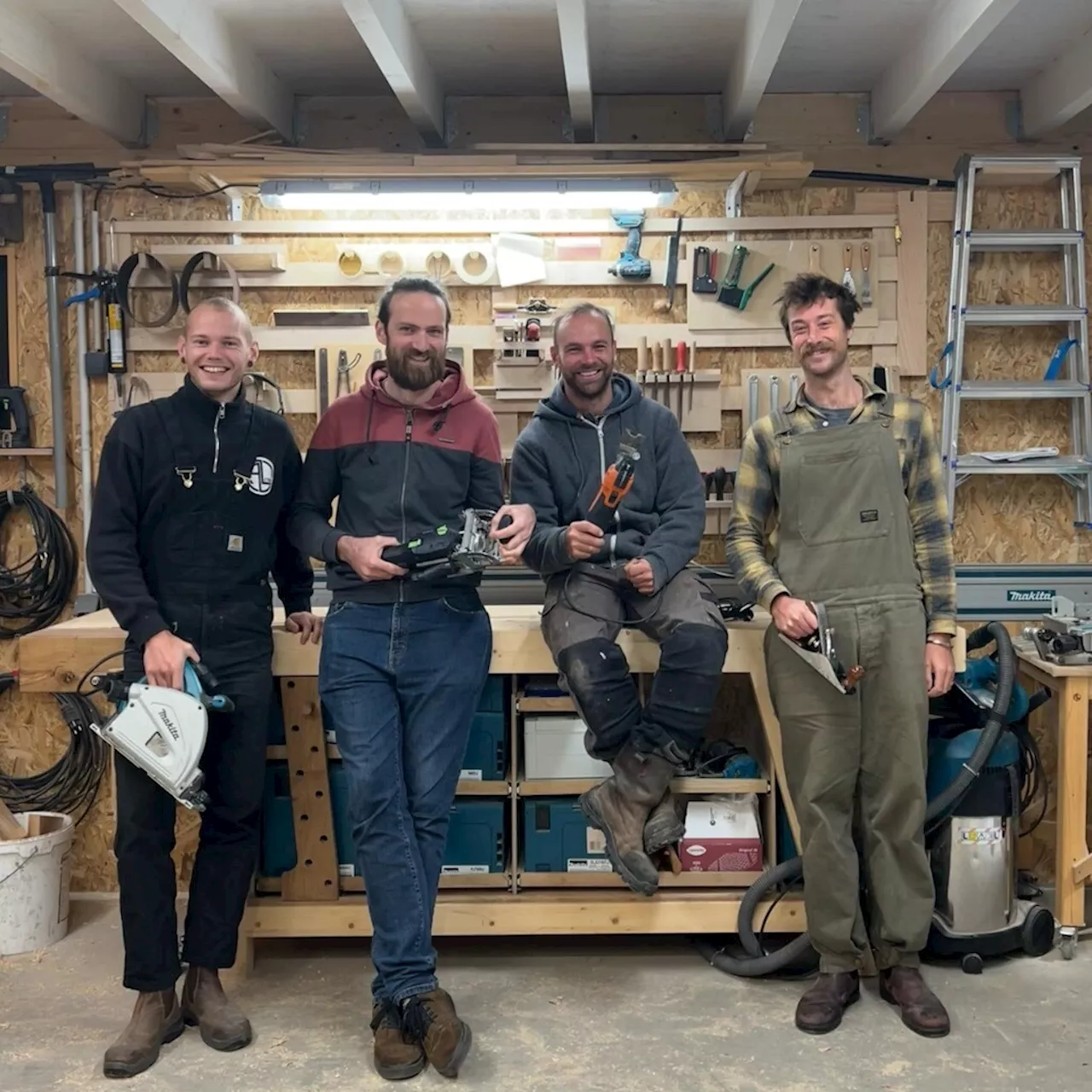 Une place va se libérer dans cet atelier du Cotentin, partagé par des artisans du bois