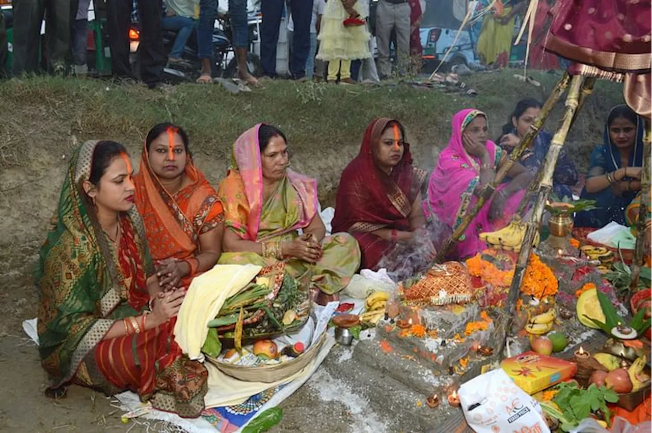 Chhath Festival : दिल्ली से यूपी तक सूर्य देव को अंतिम अर्घ्य देने की तैयारी, घाटों पर श्रद्धालुओं का रेला