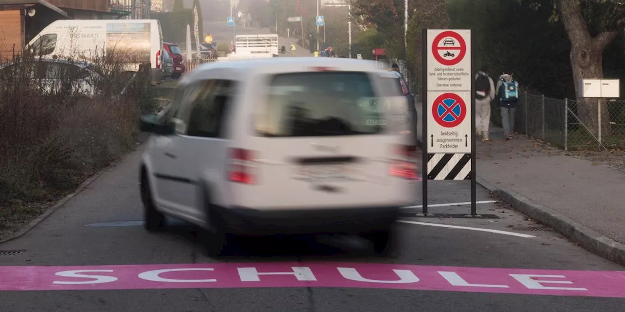 Wegen Verkehrschaos: Schulen kämpfen gegen Elterntaxis