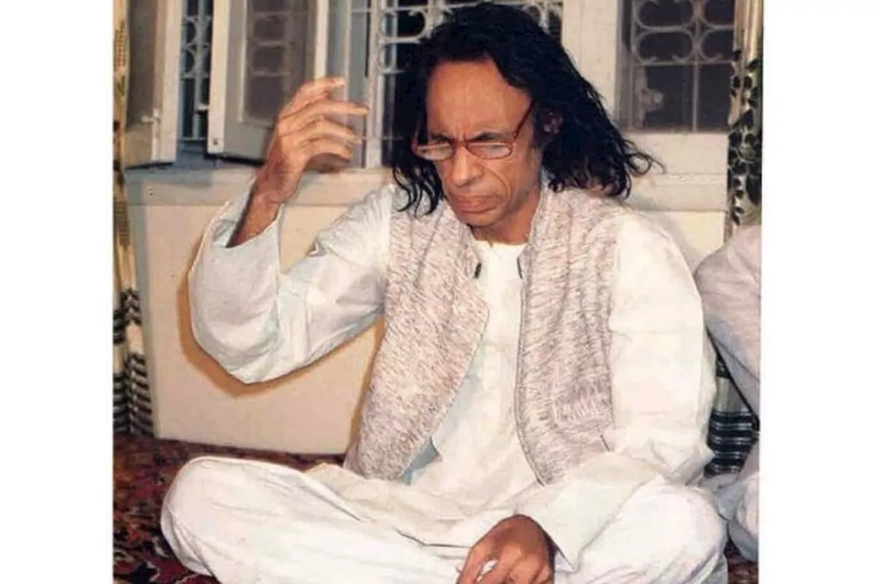 Renowned Urdu Poet Jaun Elia remembered on death anniversary