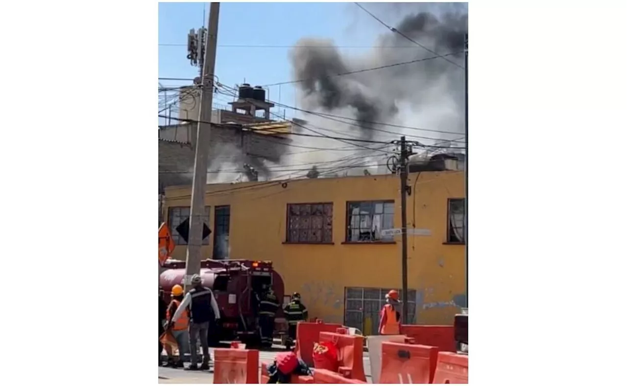 Se registra incendio en bodega dentro de una casa en alcaldía Álvaro Obregón; no hay lesionados