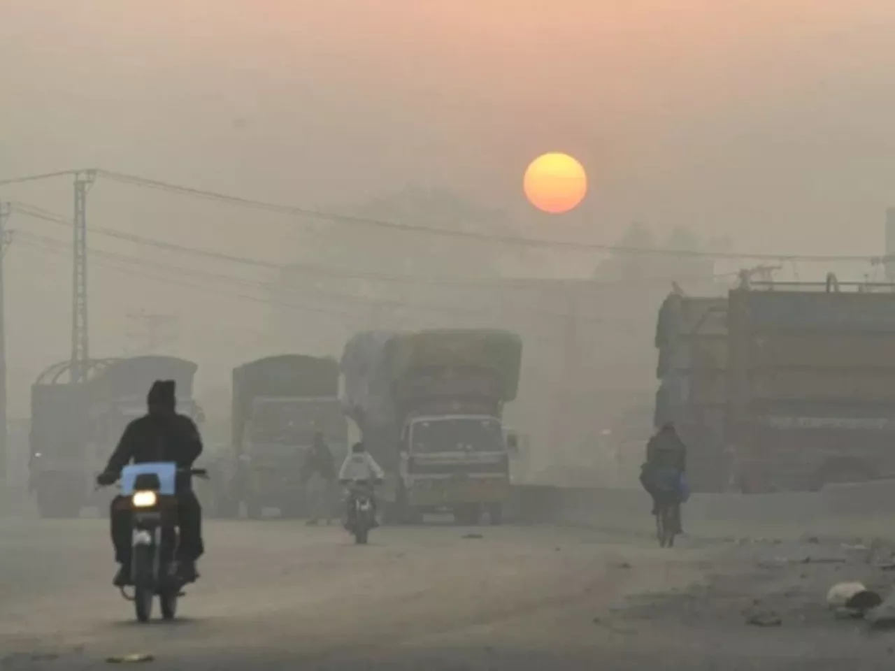 اسموگ کیس؛ عدالت کا ورک فرام ہوم پالیسی پر عمل اور مارکیٹیں 8 بجے بند کرنے کا حکم