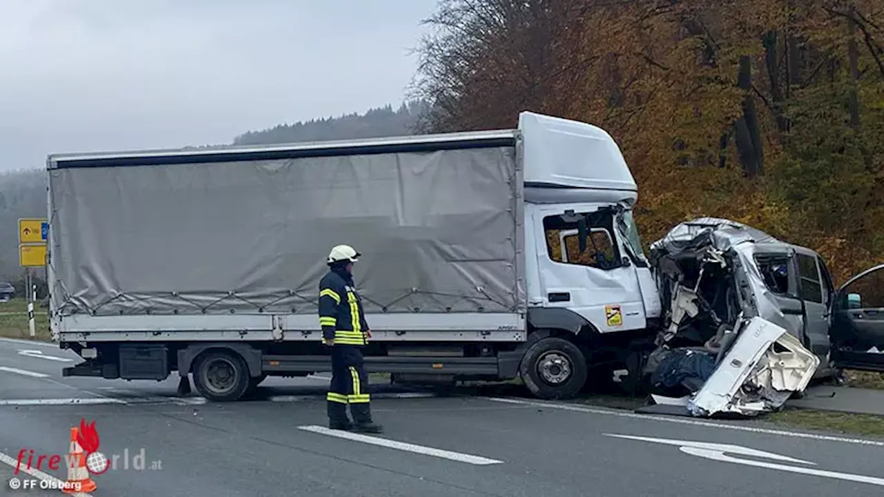 D: Lkw streift in Olsberg anderen Lastwagen und kracht in Folge auf Pkw