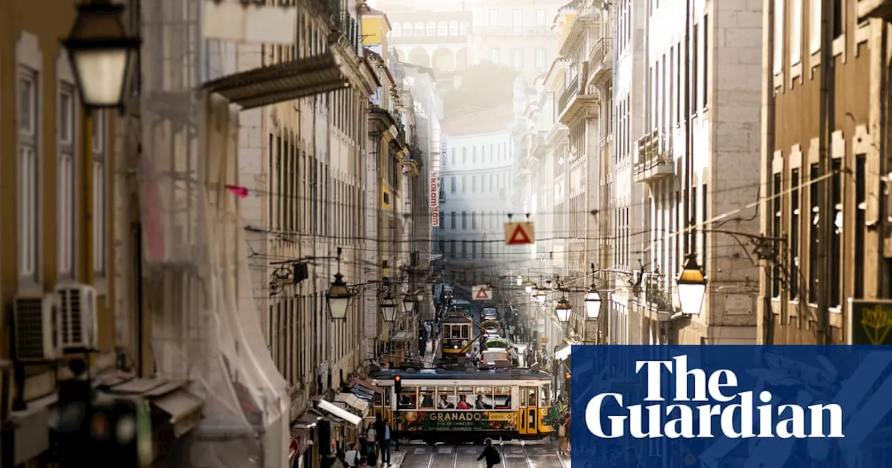 Lisbon residents call for vote on banning tourist lets in residential blocks