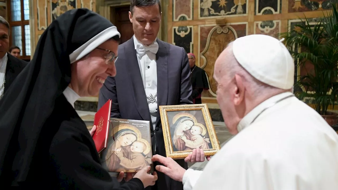 Pope to religious sisters: ‘A sad saint is a sad kind of saint’