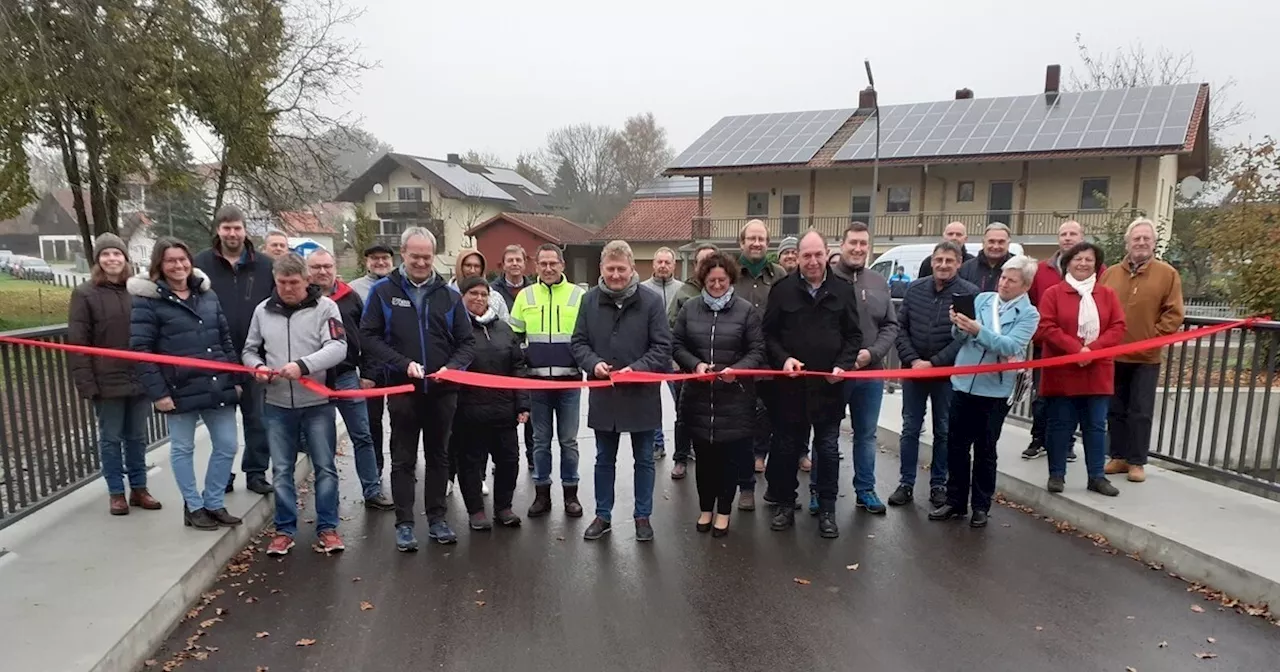 Die neue Brücke über die Vils in Einstorf ist eröffnet worden