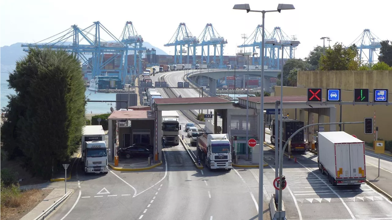 Viaja desde Marruecos hasta Algeciras oculto en los bajos de un camión