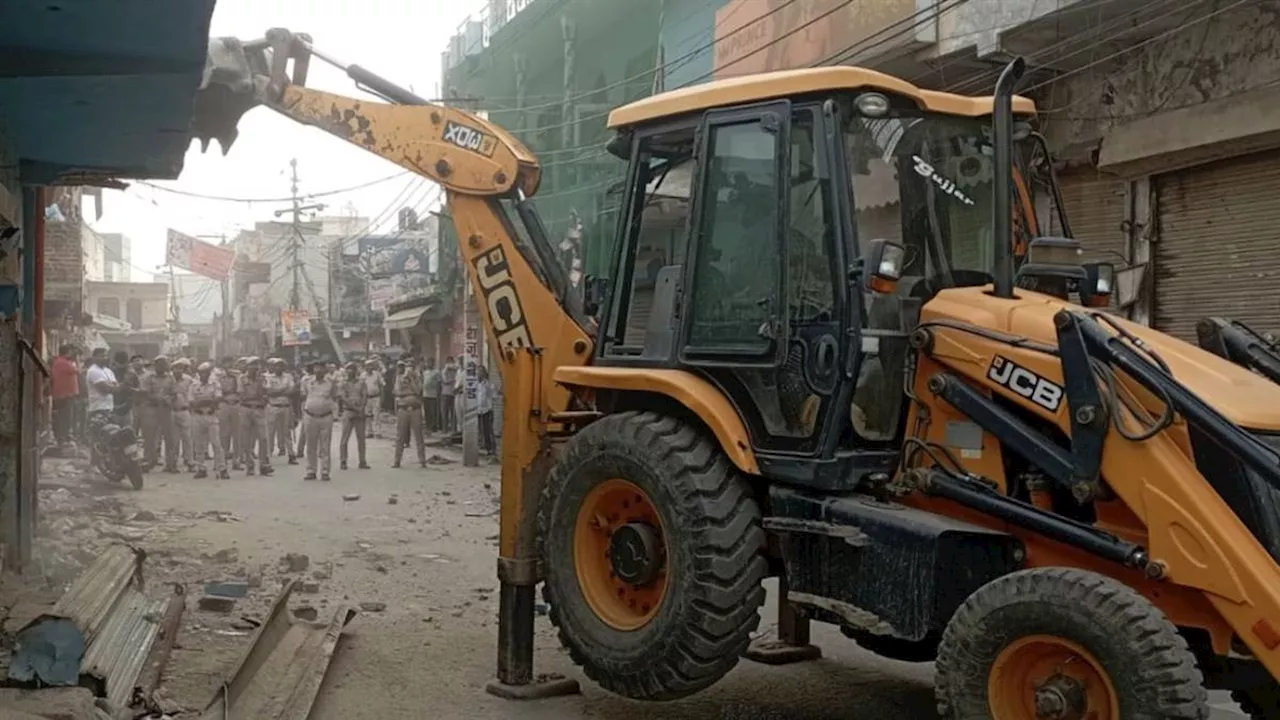 Bulldozer Action: 35 भवनों पर जमकर गरजा बुलडोजर, चंद घंटों में उजड़ गए आशियाने; वजह भी आई सामने