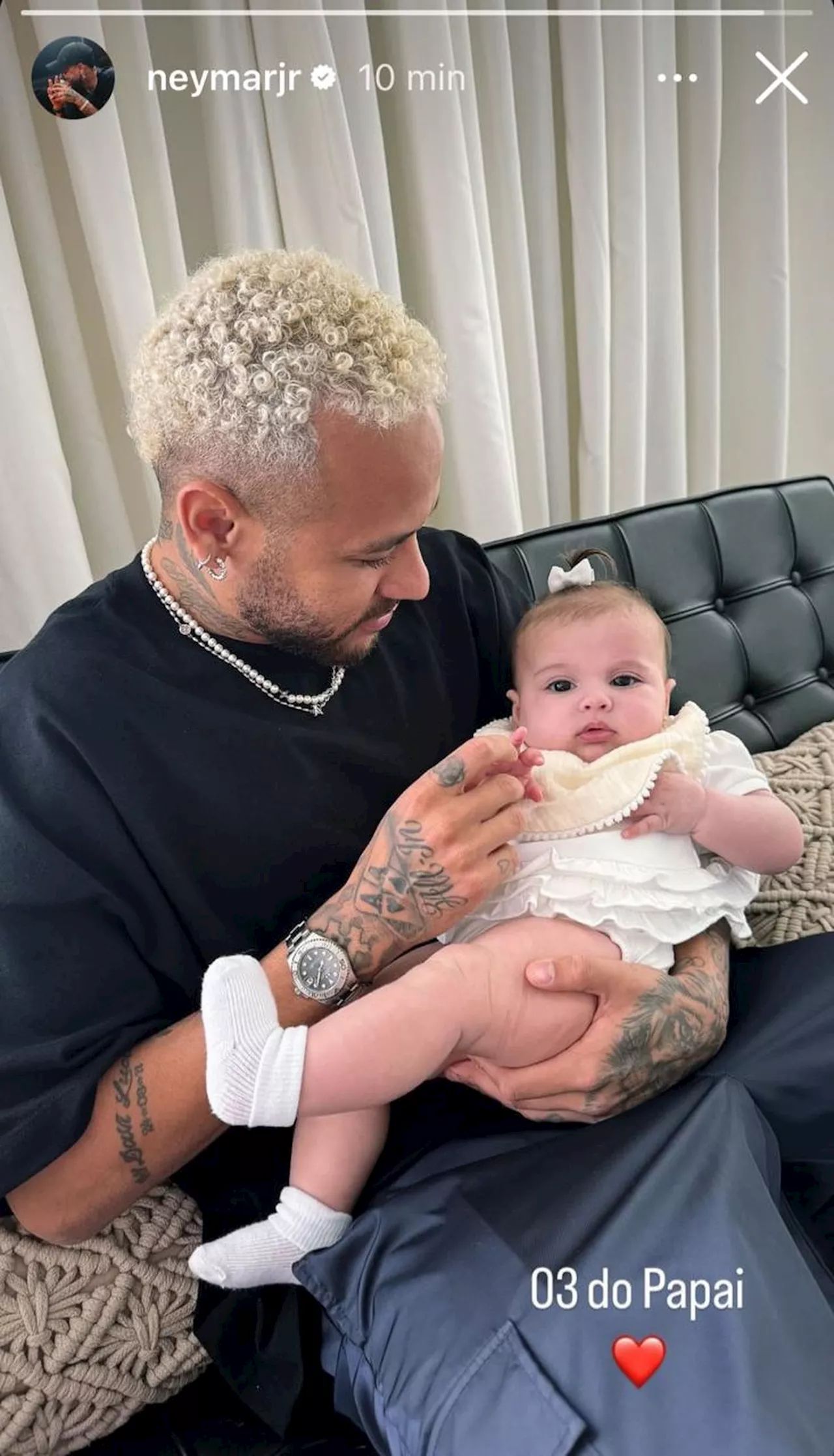 Neymar posta pela primeira vez com Helena, sua terceira filha, no colo: '03 do papai'