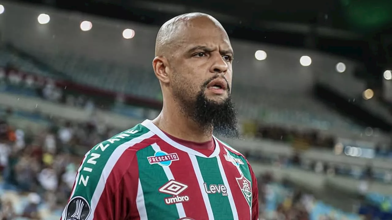 Clube europeu lança camisa em homenagem a Felipe Melo