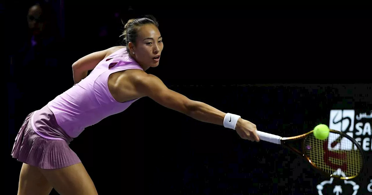 Zheng vence a Krejcikova y alcanza la final de las Finales WTA