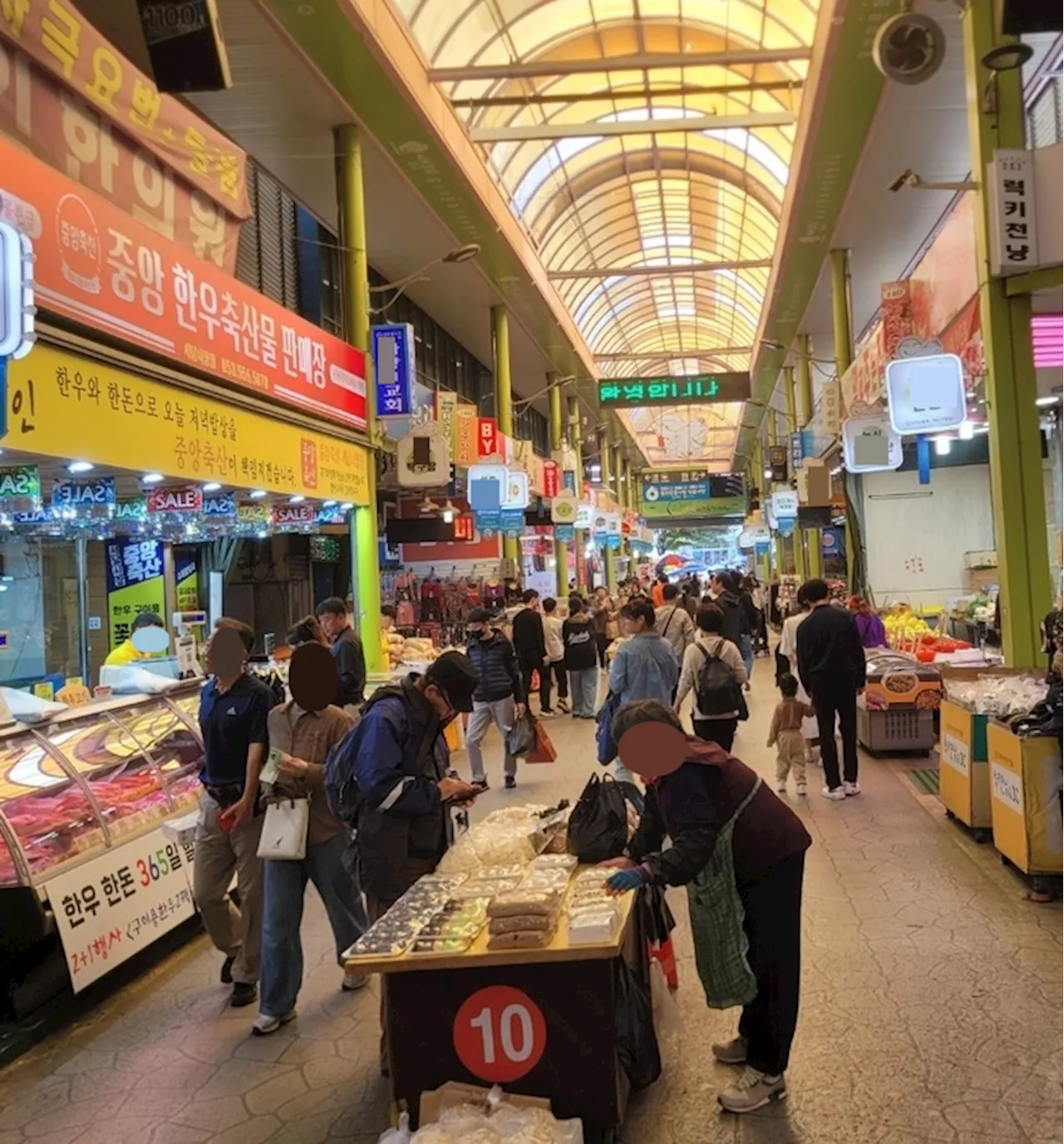 “여기 전통시장 맞아?”…배달·카트는 기본, 수시로 고객 이벤트 한다는데