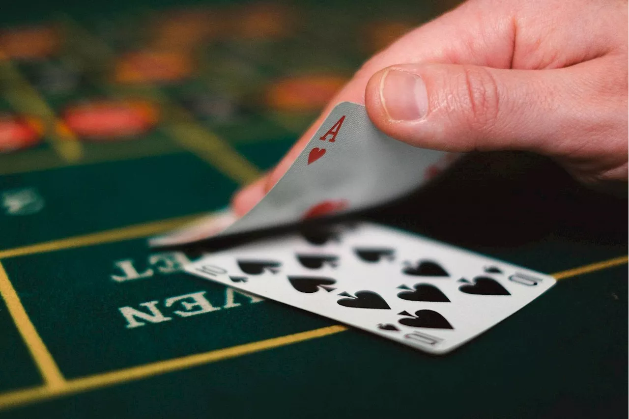 Online gambling outperforms the brick-and-mortar scene worldwide