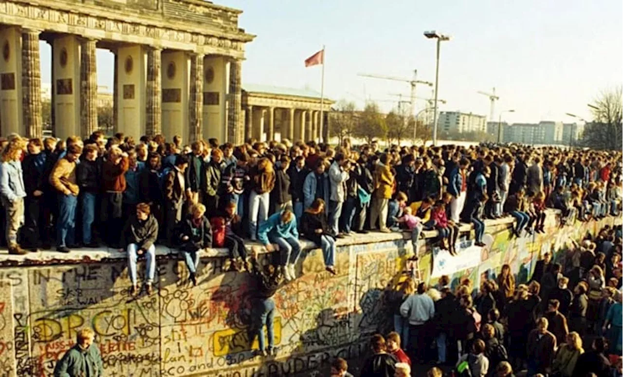 Ini Cara Masyarakat Jerman Merayakan Peristiwa Runtuhnya Tembok Berlin