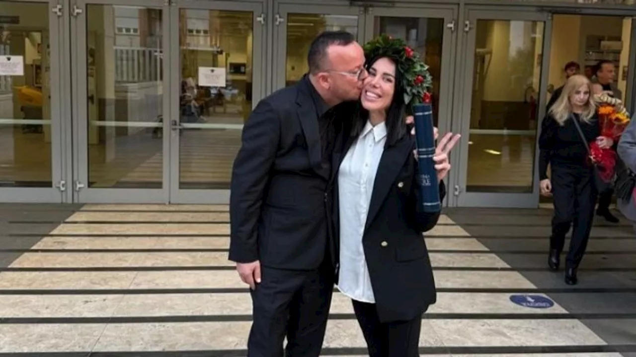 Gigi D'Alessio festeggia Ilaria, la figlia ha preso la terza laurea