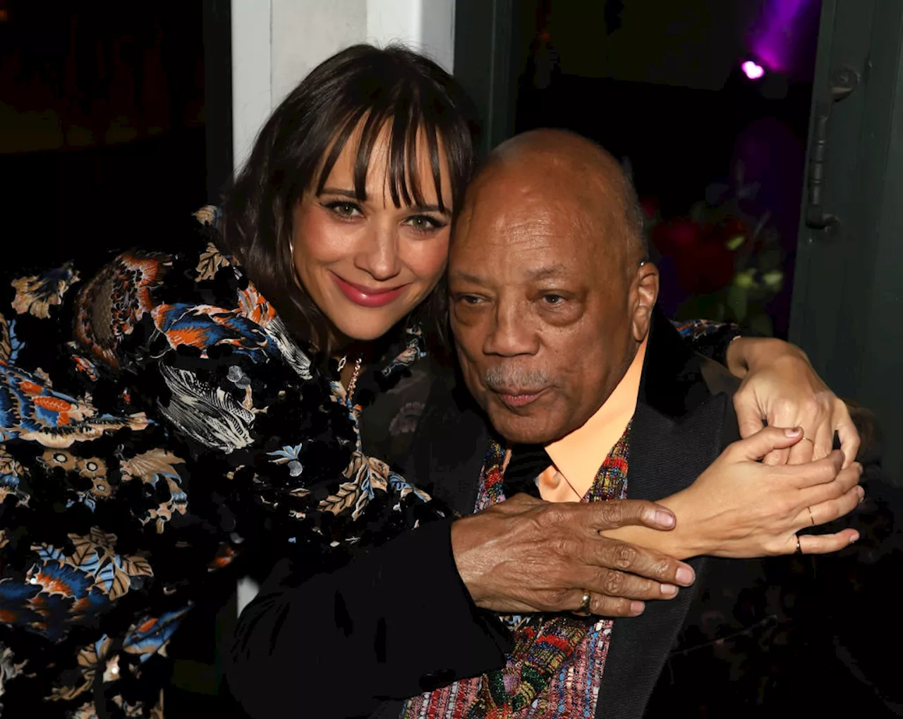 Actor Rashida Jones breaks her silence on dad Quincy Jones' death