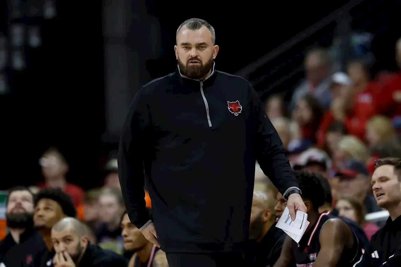 Arkansas State head coach Bryan Hodgson fixed broken down team bus himself