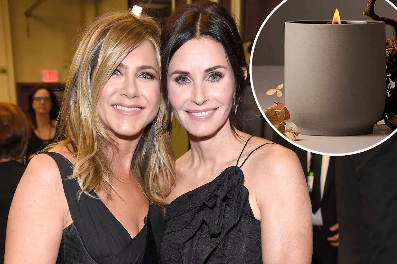 Courteney Cox says this candle is why Jennifer Aniston's house smells so good: 'Her favorite'