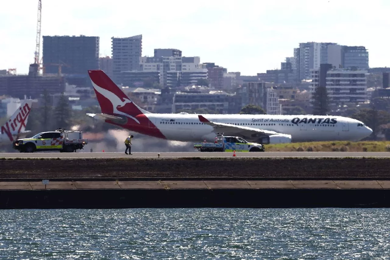 Qantas flight makes emergency landing in Sydney