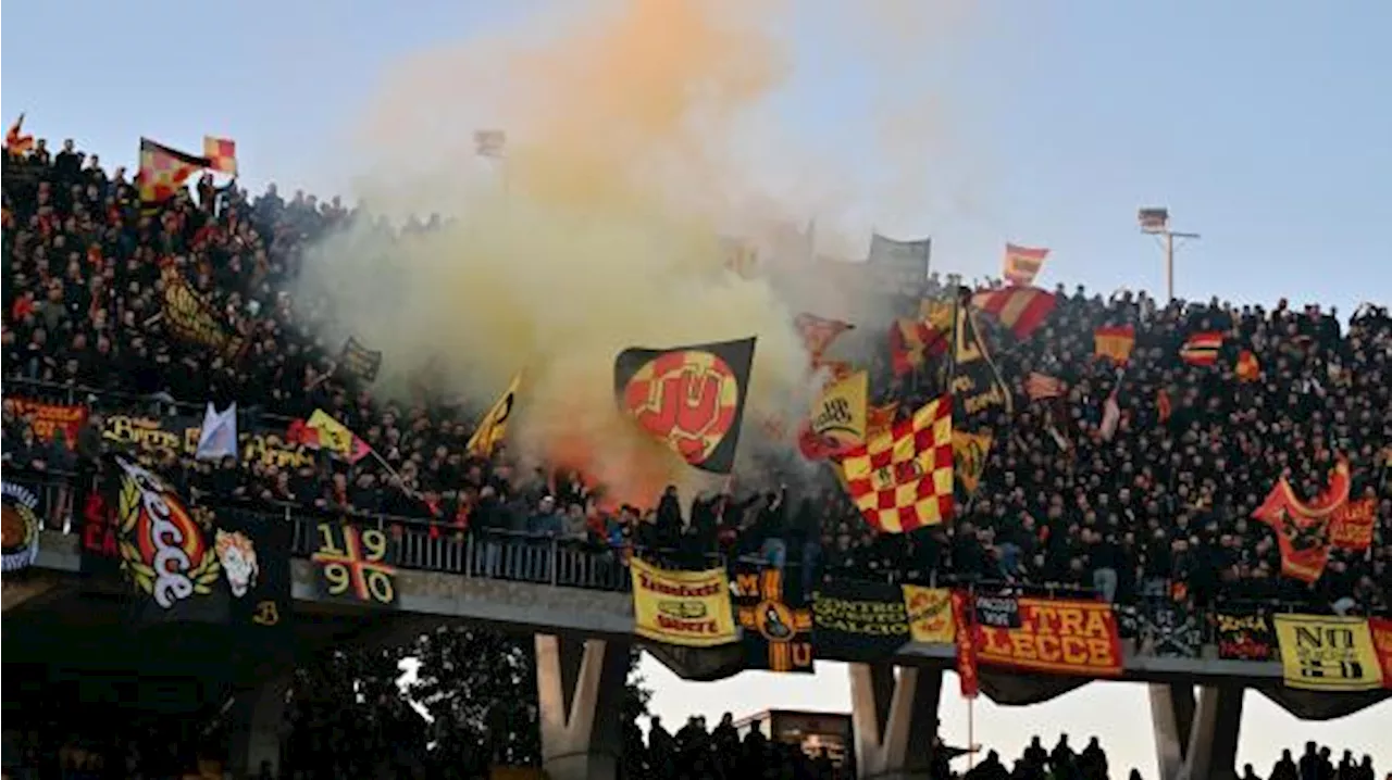 Clima durissimo al Via del Mare dopo Lecce-Empoli 1-1: 'Corvino è solo colpa tua'