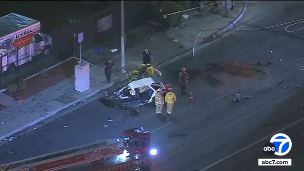 Street racing possibly to blame in multi-vehicle crash that left 2 critical in Van Nuys, LAPD says