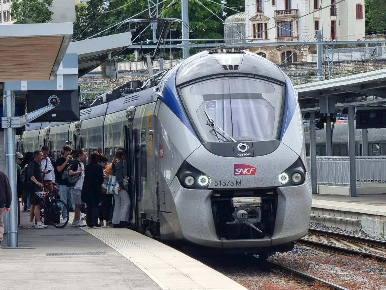 SNCF : les syndicats appellent à la grève illimité quelques jours avant les fêtes de Noël